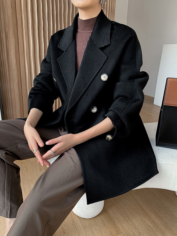 Picture of Woolen Coat, Business Casual, Simple and Versatile, with a Suit Collar, Short Solid Color Wool Autumn and Winter Women's Coat, Thickened Wool