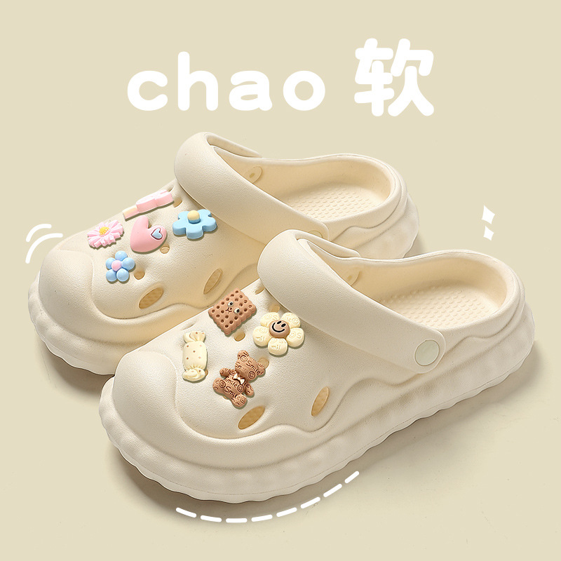 New Croc Shoes Women's 2025 Summer Outerwear Thick-Soled Internet Celebrity Beach Shit-Feeling Baotou Half Sandals Women's Summer