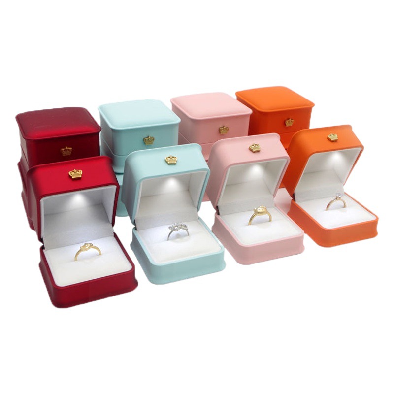 Crown necklace box with light waist-tight paint jewelry box jewelry ring box earrings pendant LED jewelry box