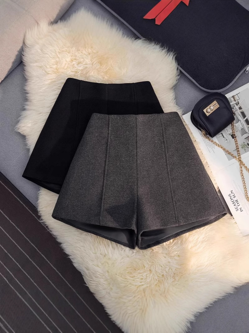 Grey Woolen Shorts Women's Autumn and Winter Wear Small High Waist Slimming A- Shapes Wide Leg Pants Boots Pants New Style Hot Pants
