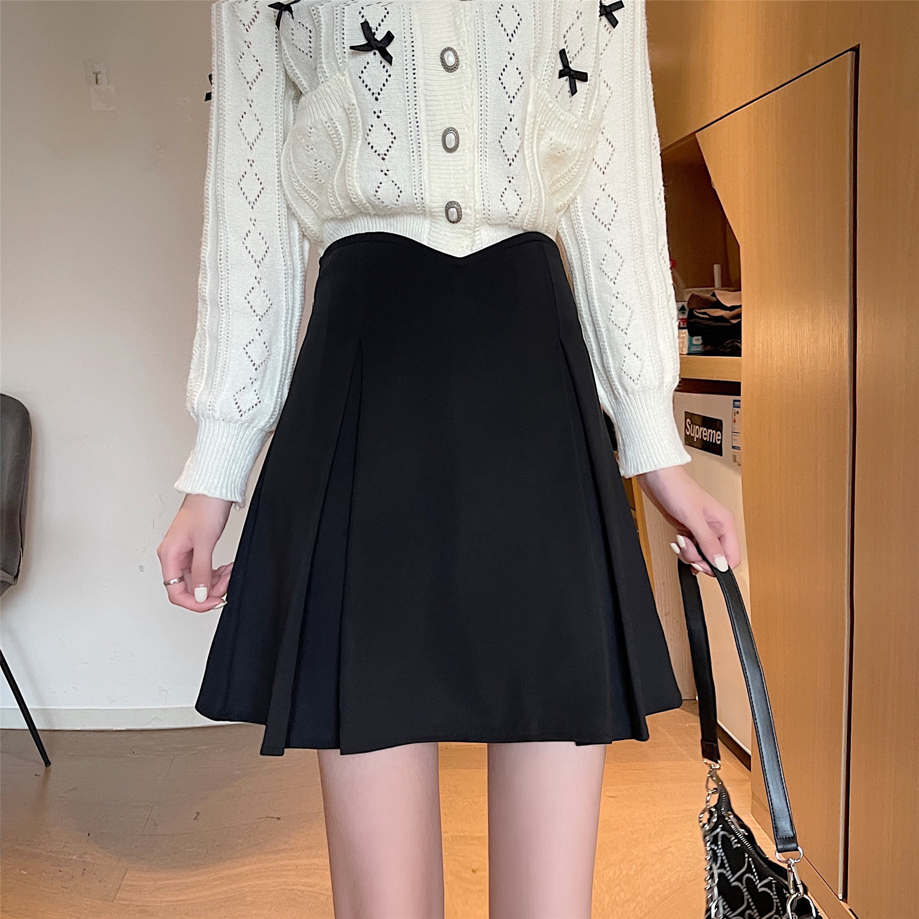 Sub-design New Pleated Skirt Women's A- line Skirt Niche Sense High Waist Slimming 2023 Sweet Elegant Autumn