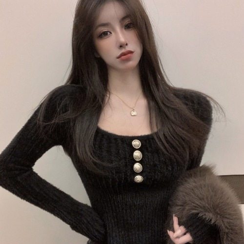 Picture of Soft Waxy Mink Fleece Metal Love Buckle Long Sleeve Knitted Base Shirt Women's Autumn and Winter Gentle Short Slim-Fit Western Style Top