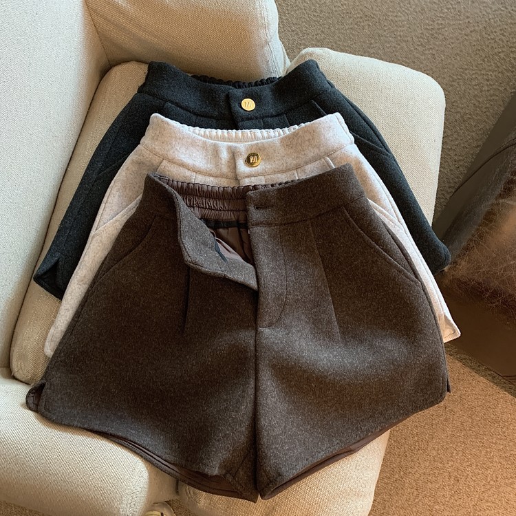 Picture of Thickened Woolen Slit Wide-Leg Shorts for Women, High-Waisted, Loose, Straight, Casual Outer Wear Boot Pants, Casual and Versatile