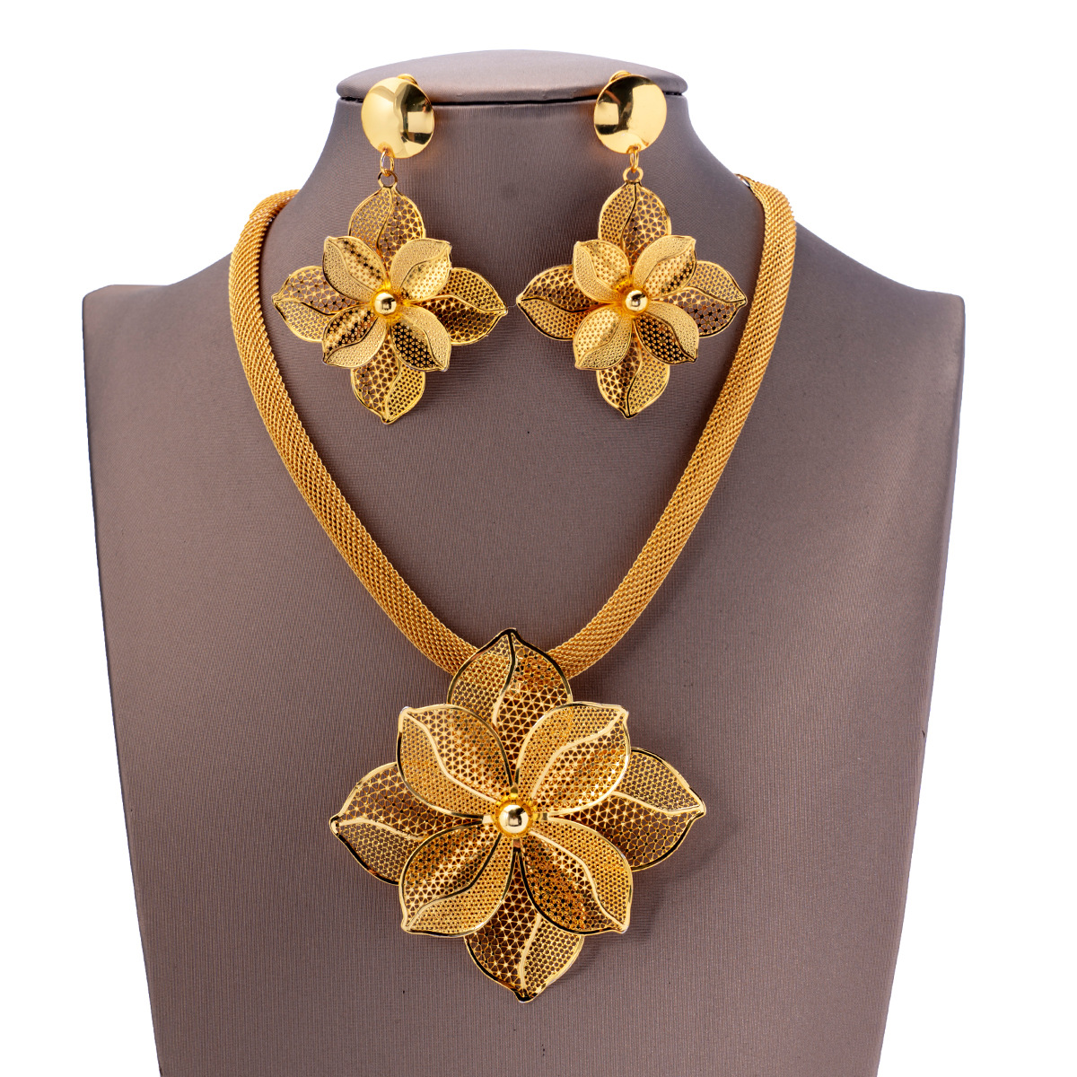 Europe and America Cross-border Middle East Dubai Ladies Banquet Large Petal Necklace Earrings suit Africa Saudi Bride Jewelry