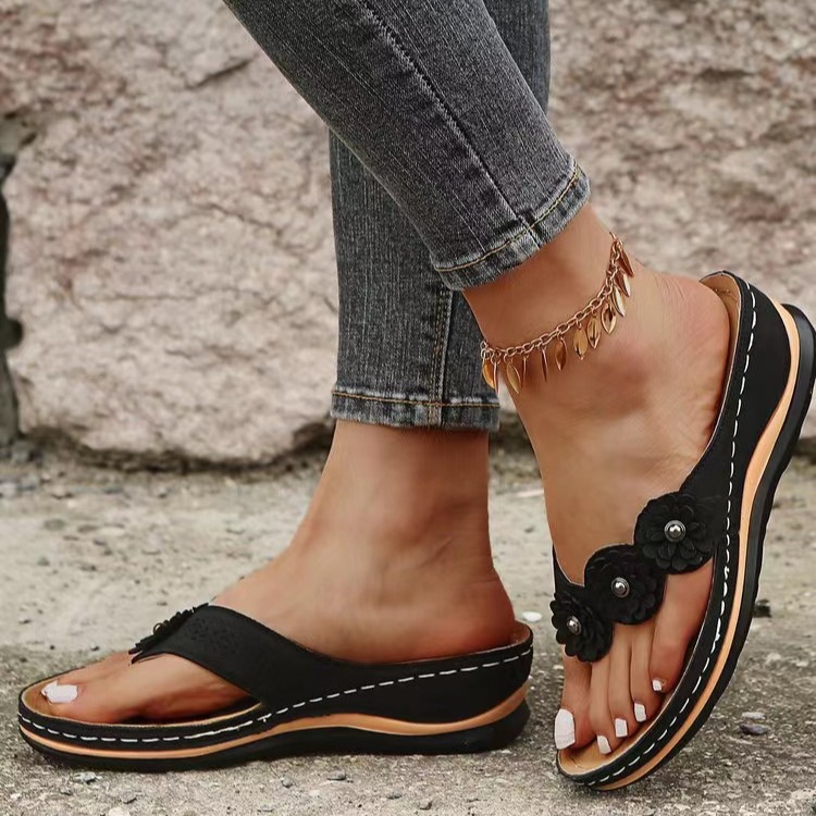 Picture of 2024 Slippers Thick Bottom Flip-Flops Beach Flip-Flops Women's Sandals Slippers Women's Three Flowers Summer New