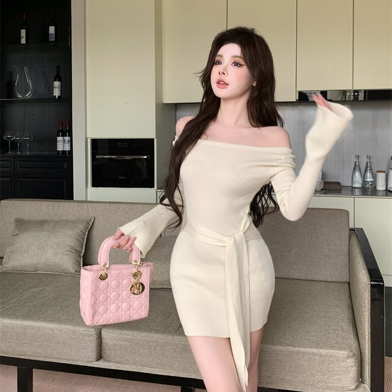 French Style off-shoulder Long-sleeved dress Women's Autumn Hot Girl Sexy Elegant Strap Waist Royal Sister Style Hip Skirt