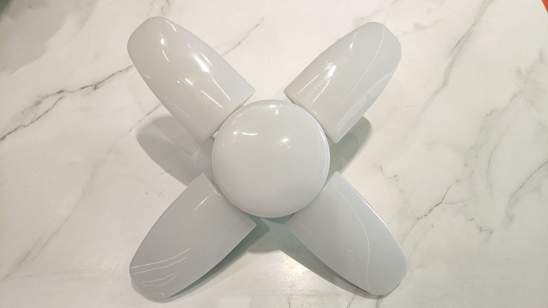 Picture of Four-leaf folding lamp new mini leaf lamp E27 screw super bright LED lighting bulb wholesale bulb burst