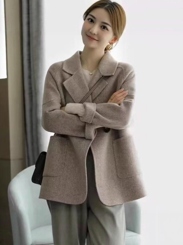Picture of Herringbone tweed coat women's 2025 autumn and winter new fashion high-end thickened casual thick high-end coat trend