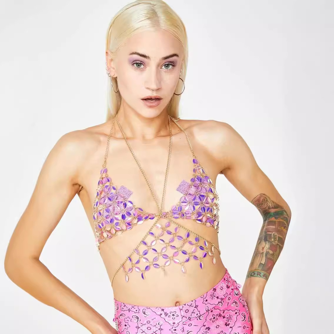 MW3157 European and American vest Leaf Shape Sequin Stitching Hanging Neck V-Neck Wrapped Chest Top Small Vest Body Chain