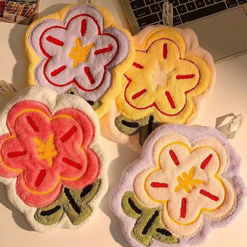 Hanging Hand Towel, Popular Online, Luxurious Hand Towel for Kitchen and Bathroom, Quick-Drying, Absorbent Coral Fleece Hanging Towel for Children