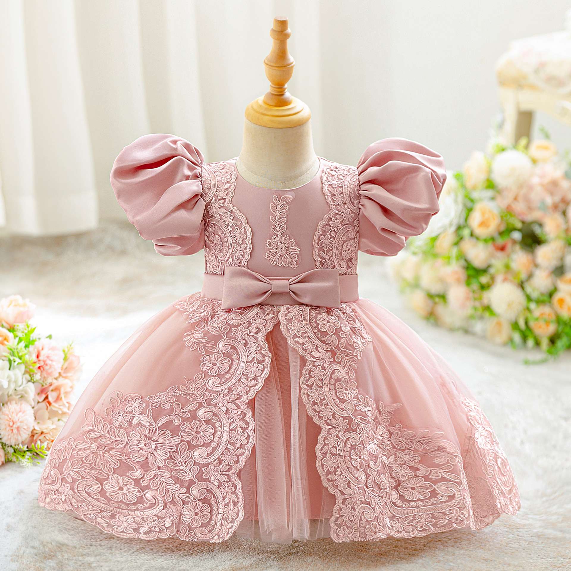 2025 New Girls' Wash Dress Lace Princess Dress Girls' Birthday Dress Embroidered Puff Sleeve Dress