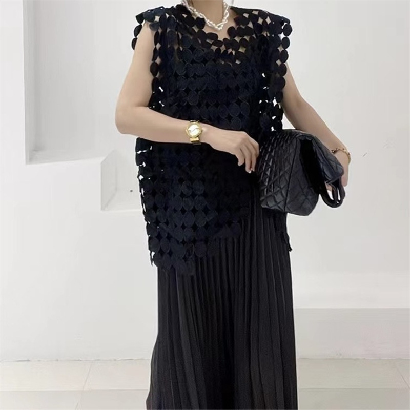 Picture of Multiplication Spot 2024 Korean-style Design Sense Hollow Irregular Vest Women's Loose Lazy Fashionable Stacked Blouse