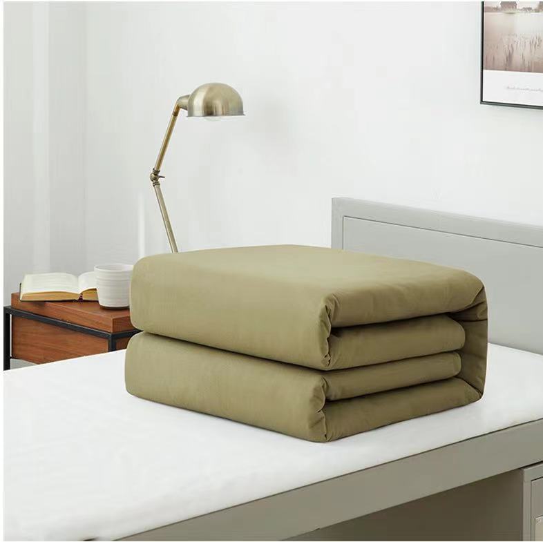 Picture of Military Green Quilt Genuine Hot Melt Quilt Interior Styling Quilt Civil Disaster Relief Quilt School Dormitory Military Training Quilt