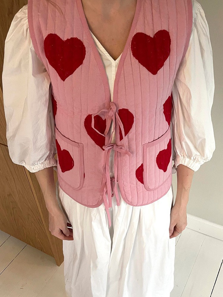 In Stock 2024 Cross-Border European and American Autumn New Arrivals Casual Heart-Shaped French V-Neck Tie Vest Fresh and Sweet Style