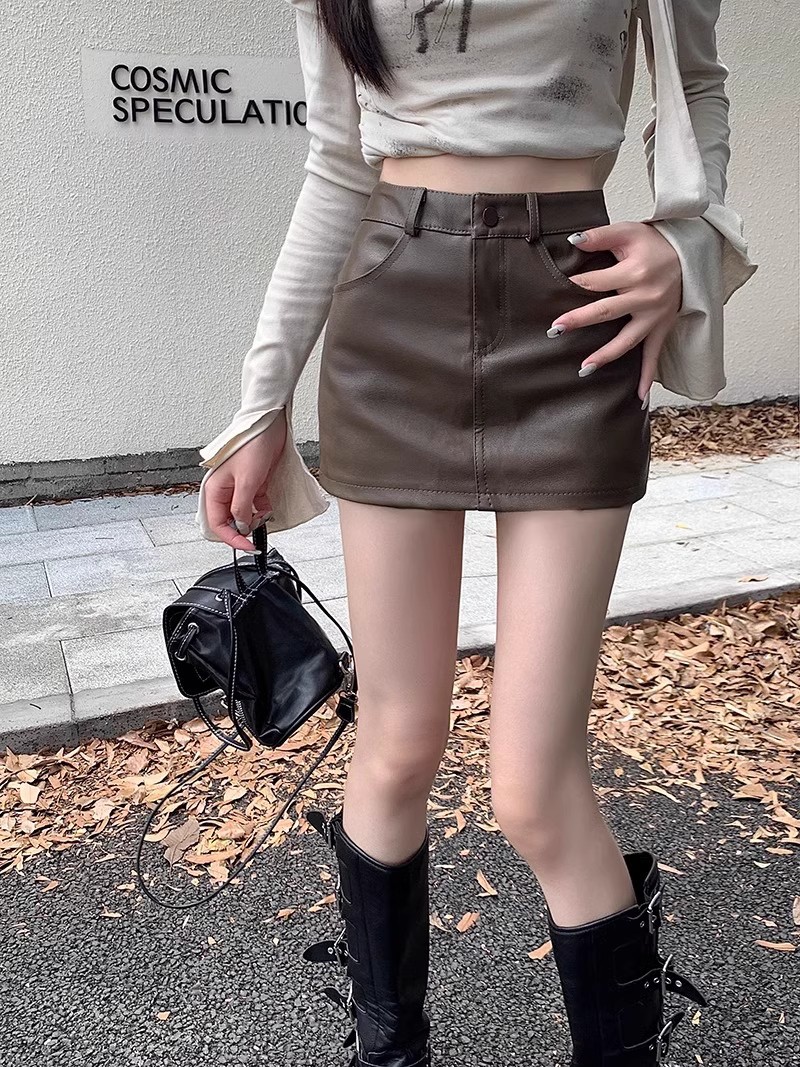 Picture of Black pu leather hot girl half-length skirt women's autumn and winter 2023 new plus size chubby girl high waist slim hip A- line skirt