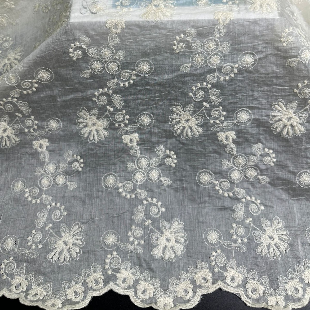 Cotton embroidery Tencel base fabric perforated cotton embroidered fabric embroidered cotton embroidered cotton fabric summer women's clothing fabric