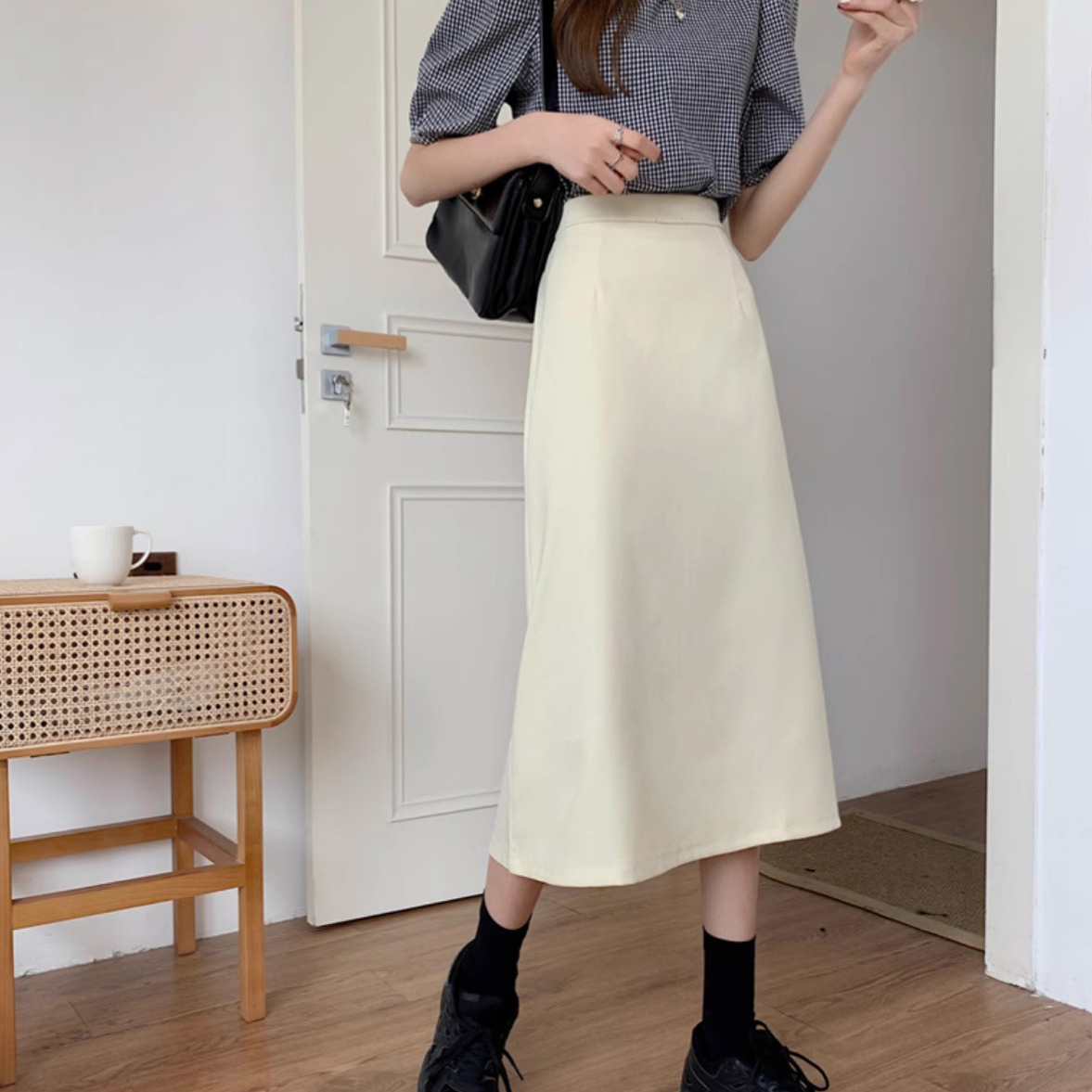 2023 new autumn and winter retro high waist skirt mid-length age-reducing fashion temperament a-Line hip skirt