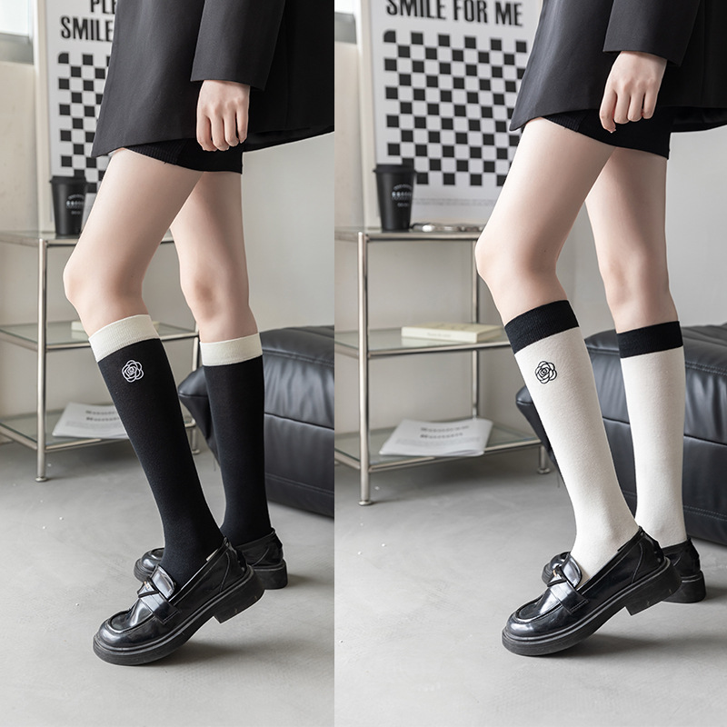 Black and White JK Calf Socks Japanese Style Small Fragrant Style Camellia Embroidered High-rise Women's Socks Combed Cotton Micro-pressure Slimming Compression Socks