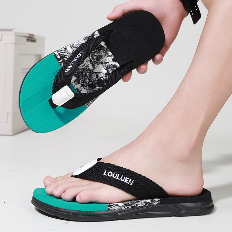 2025 New Men's Summer Non-Slip Beach Shoes Korean Style Fashionable Flip-Flops Outwear Sandals Men's Sandals and Slippers