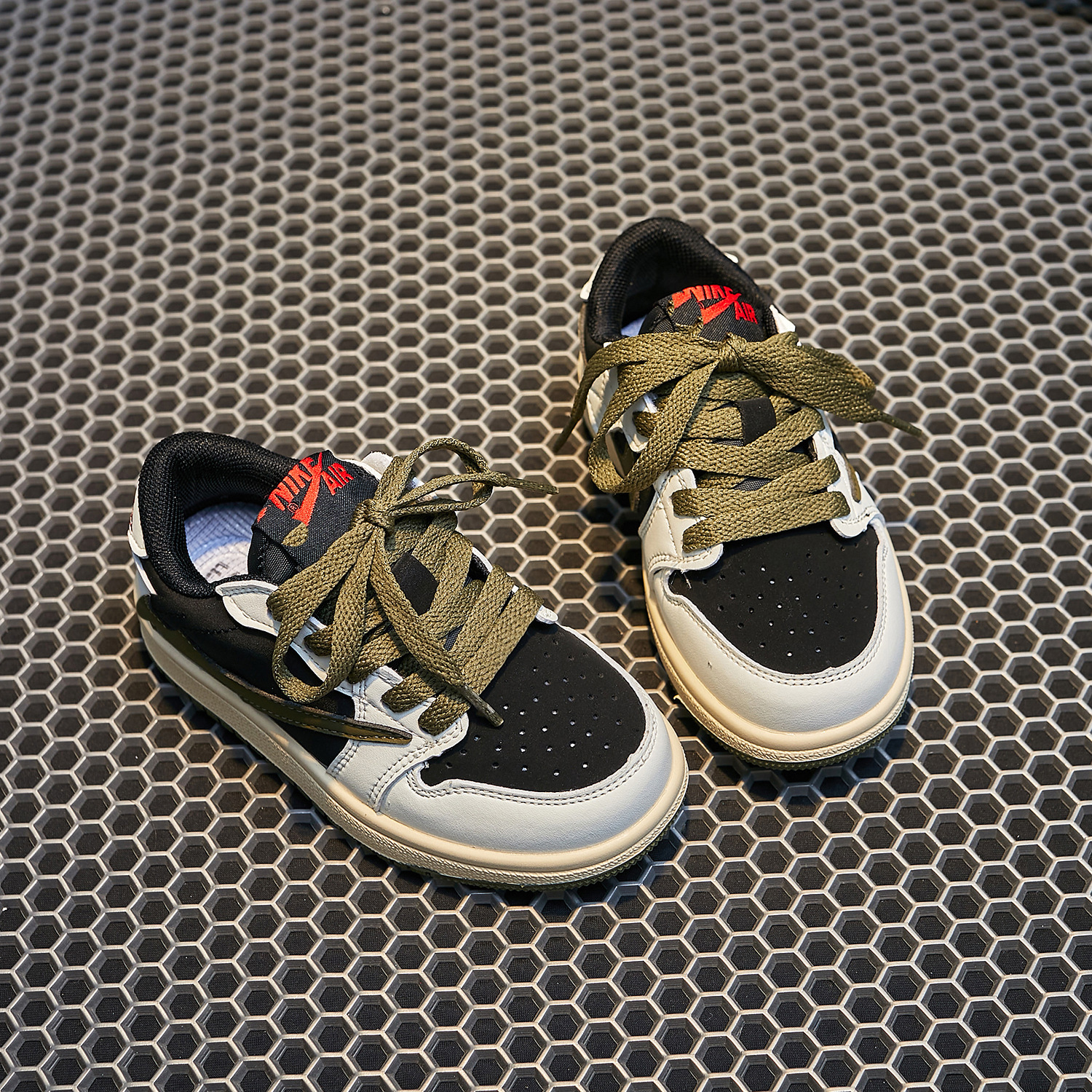 Picture of 2025 Spring and Autumn New Children's Board Shoes Boys Casual sneaker Girls Middle and Big Children's All-match Four Seasons Running Shoes