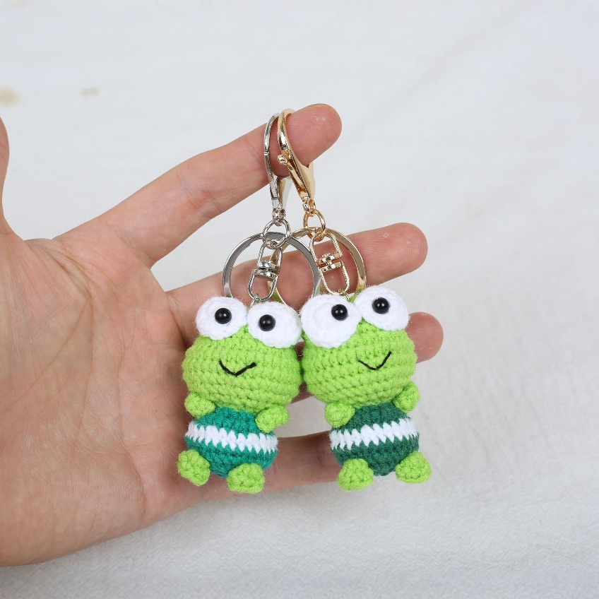 Creative Cartoon Hand-Knitted Cute Big-Eyed Frog Pendant Wool Crocheted Keychain Mini Pendant Doll