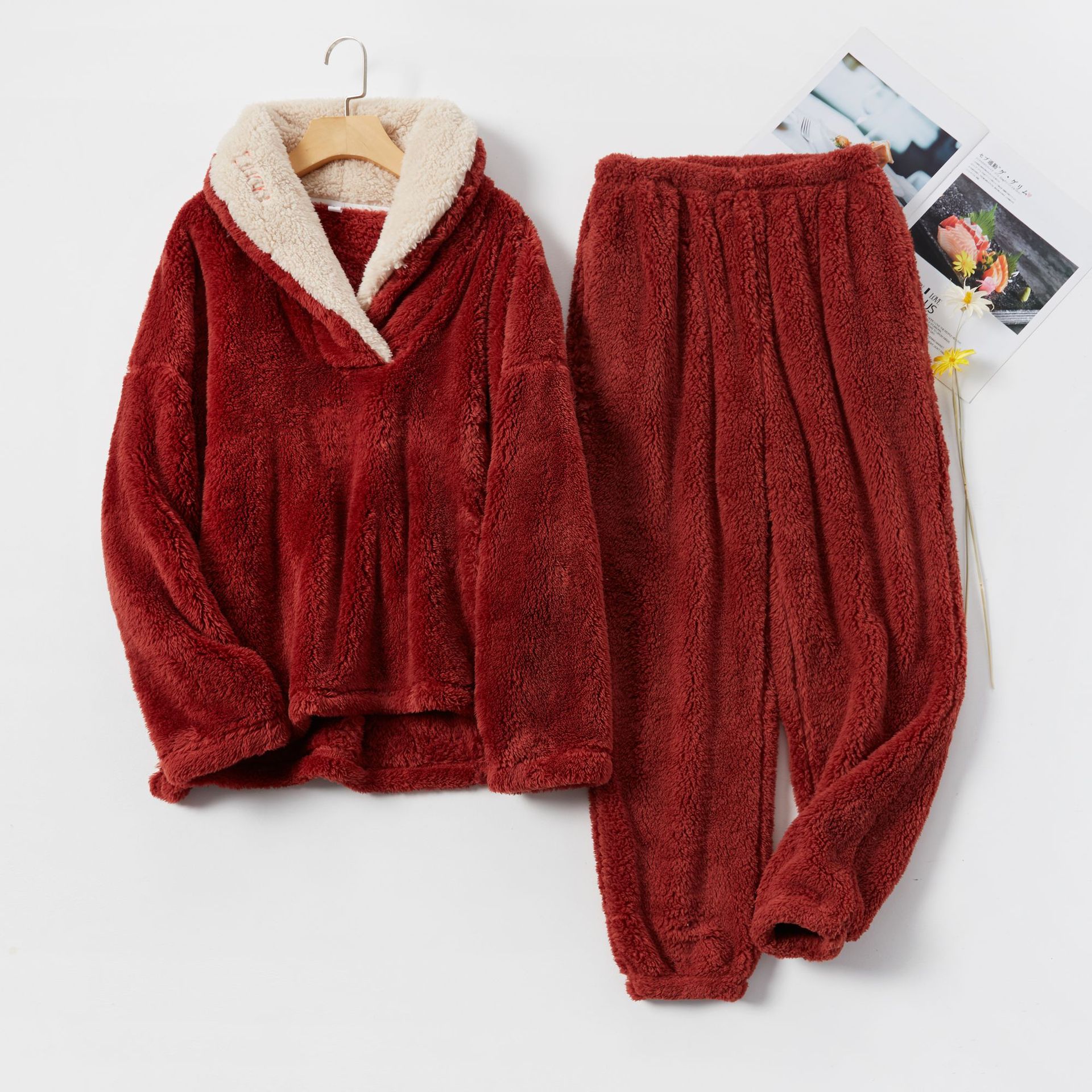 Picture of Cross-border Winter Pajamas Women's Coral Fleece Pajamas Thickened plus size Home Clothes Women's Lapel Loose Women's Pajamas suit
