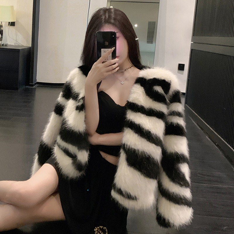 Real Shot Design Zebra Pattern Fox Fur Short Mao Mao Jacket Western Style Thickened Environmental Protection Leather Winter New Women