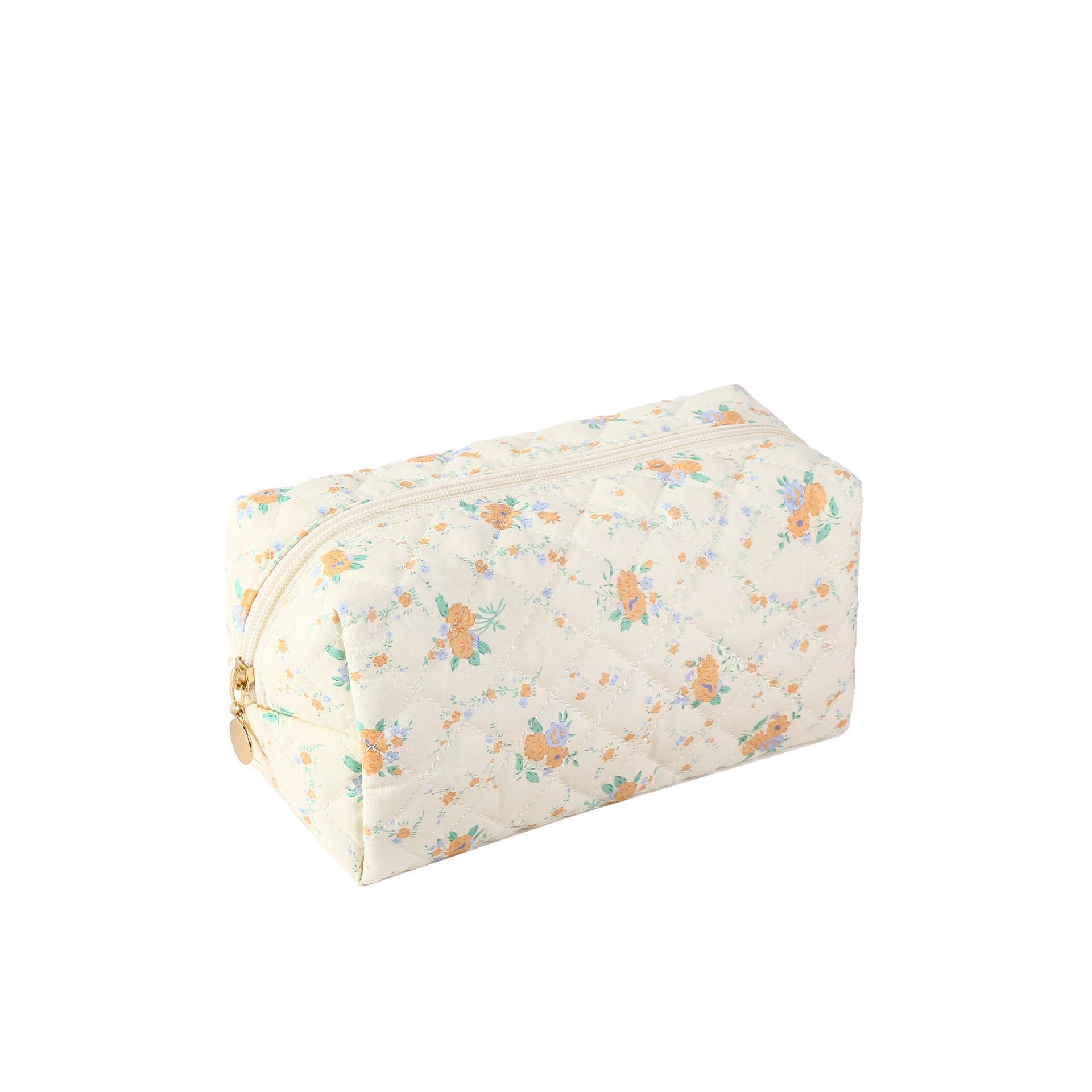 Picture of Cross-border Small Floral Quilted Cosmetic Bag Travel Skin Care Zipper Bag Large Capacity Portable Storage Bag Soft Bag