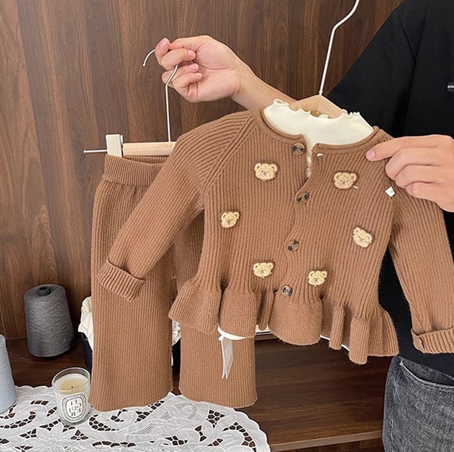 Picture of Korean version of children's clothing autumn and winter foreign style new girls retro temperament fashion solid color knitted sweater wool pants suit fashion