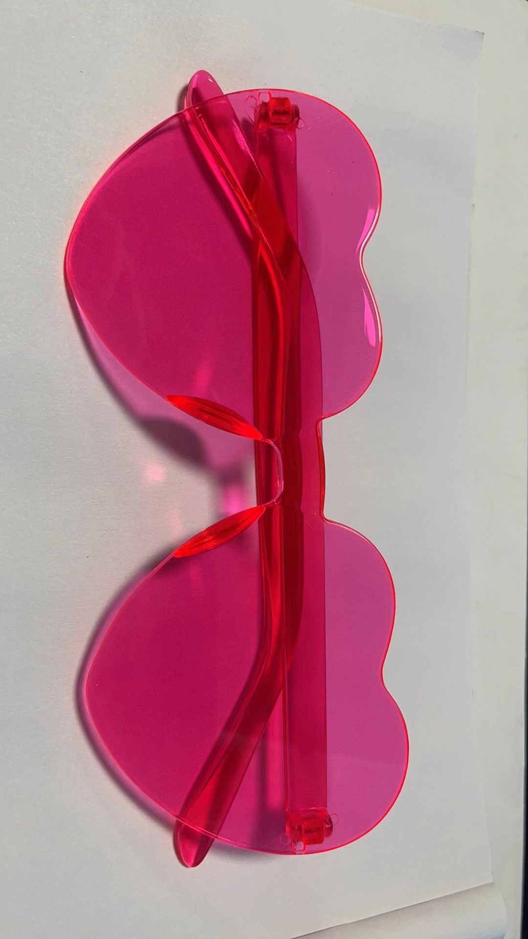 Picture of Heart Sunglasses, Heart Sunglasses, Jelly Color Rimless Heart-Shaped One-Piece Glasses, Dazzling Color Glasses