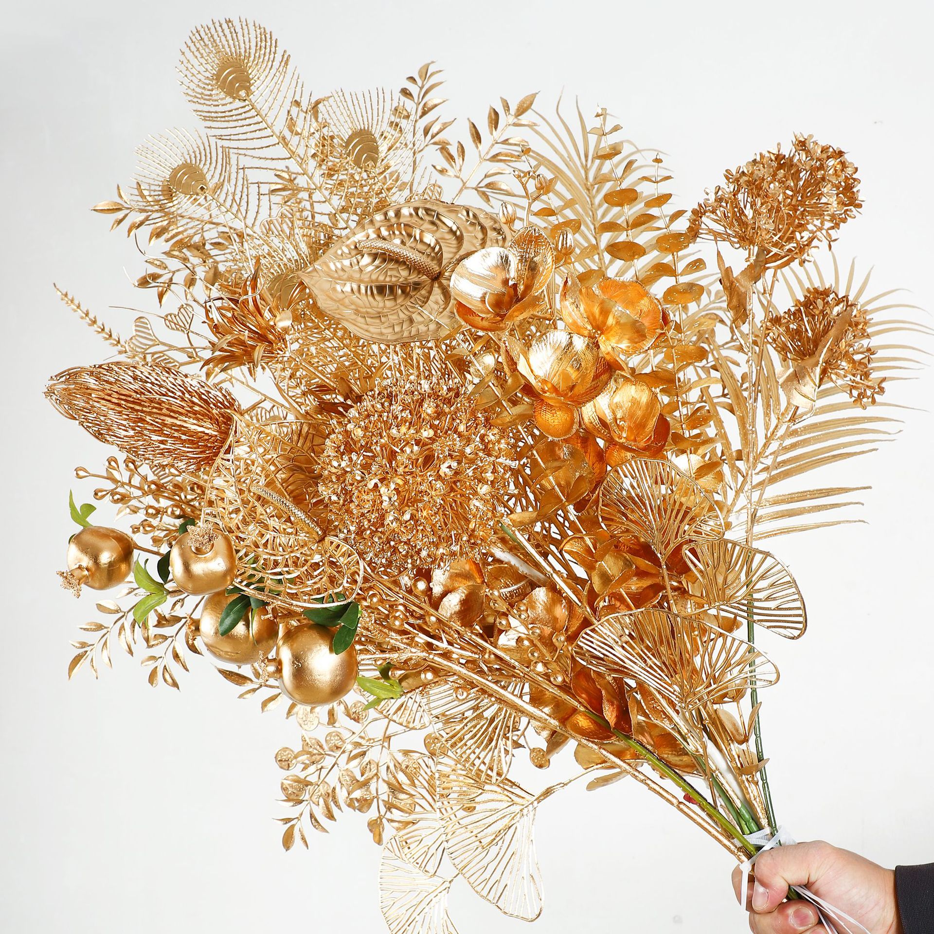 New Year's Eve flower blessing bucket material Golden eucalyptus fan leaf simulation Holly ginkgo Golden Leaf flower packaging wholesale