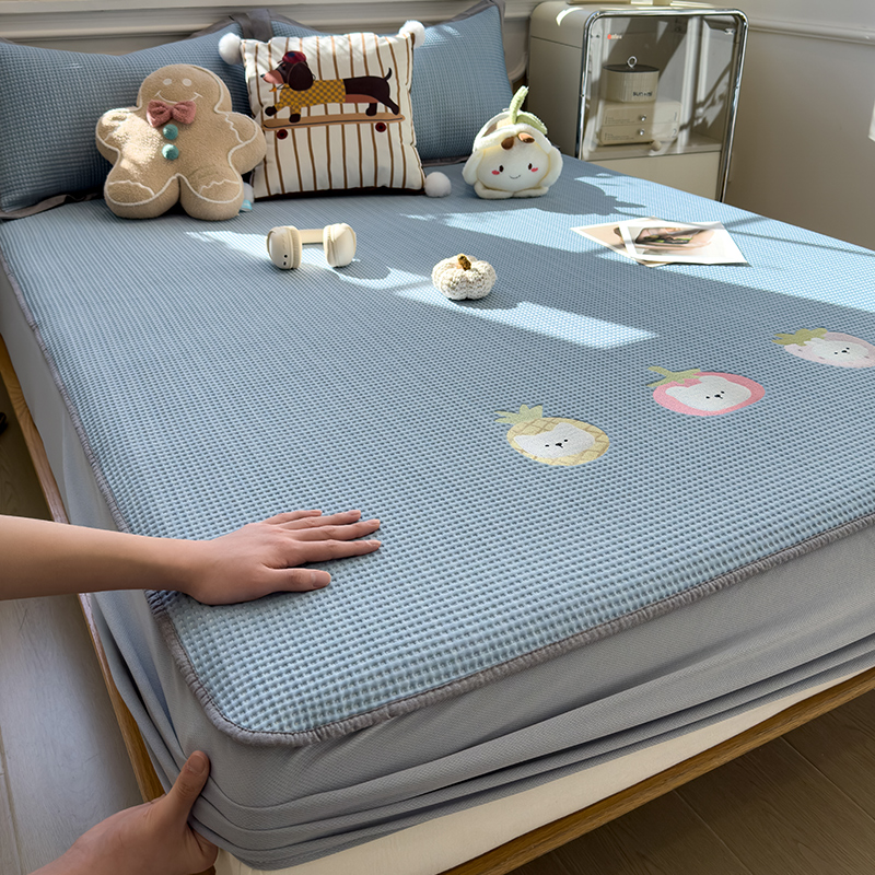 Picture of Summer 100% Polyester Ice Bean Mat Three-Piece Set Ice Silk Mat Fitted Sheet Air-Conditioned Soft Mat Type a Maternal and Infant Grade