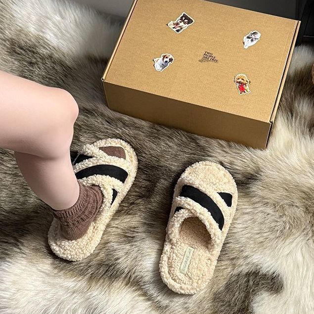 Picture of Thick-soled furry slippers for women, 2025 new autumn/winter lambswool high-end fluffy single-line cotton slippers
