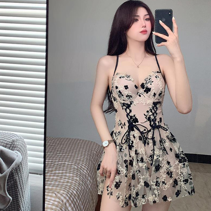 One-Piece Swimsuit for Women 2025 New Sweet Sexy Style Suspender Dress Covering Belly and Slimming Look Royal Sister Elegant Swimsuit