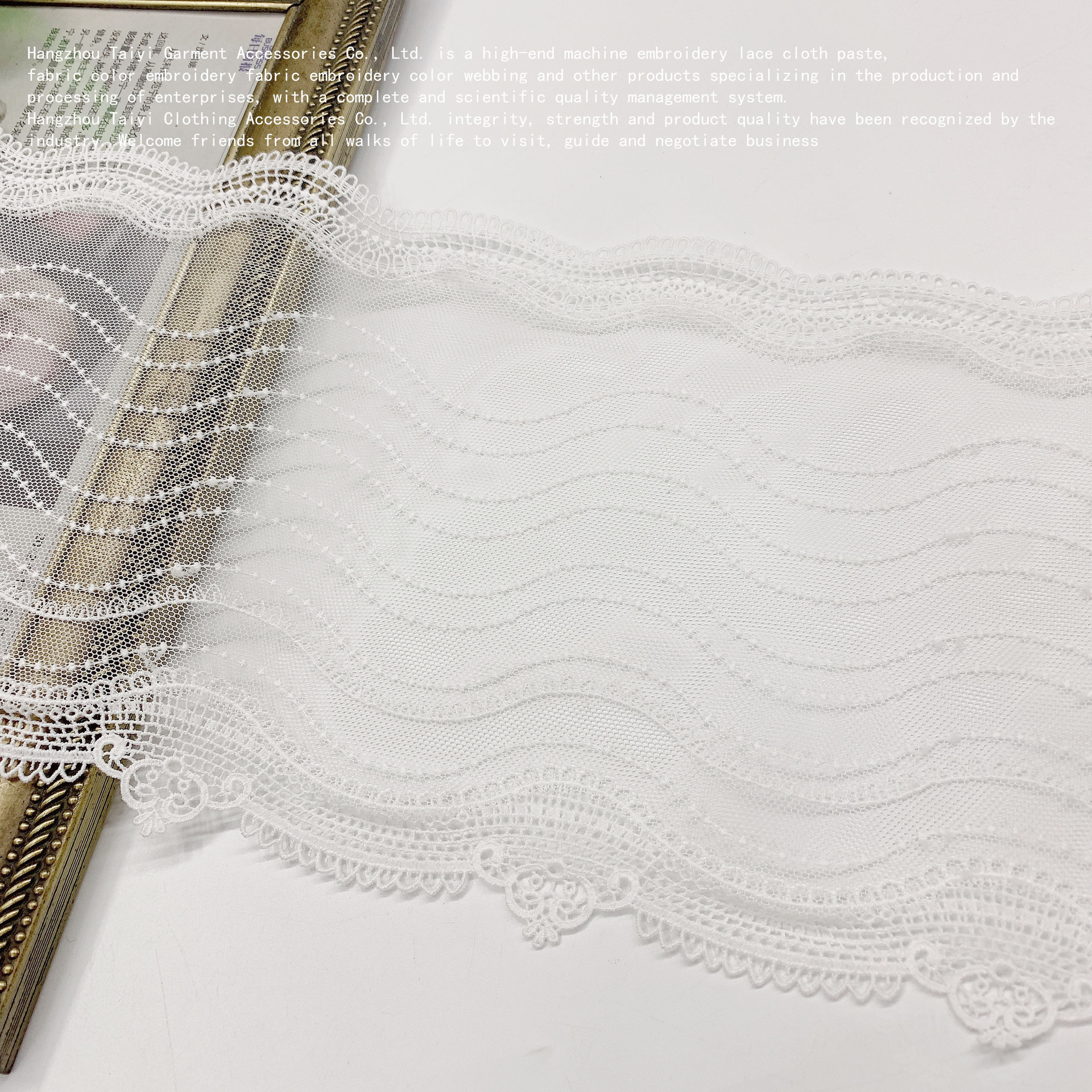 Flower height 17CM bilateral wave mesh upper and lower hand cut upper and lower hollow water soluble flower bar code lace