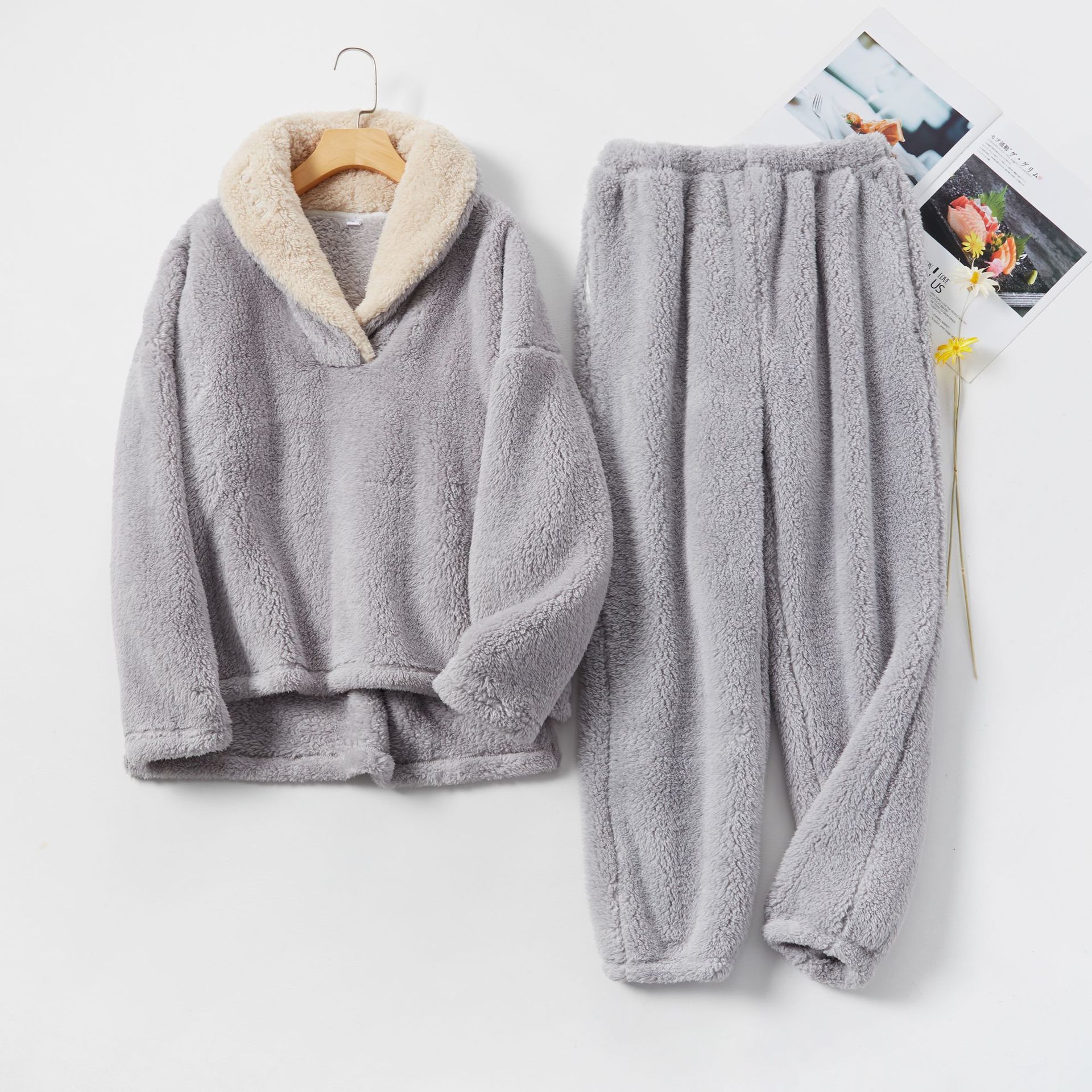 Picture of Cross-border Winter Pajamas Women's Coral Fleece Pajamas Thickened plus size Home Clothes Women's Lapel Loose Women's Pajamas suit
