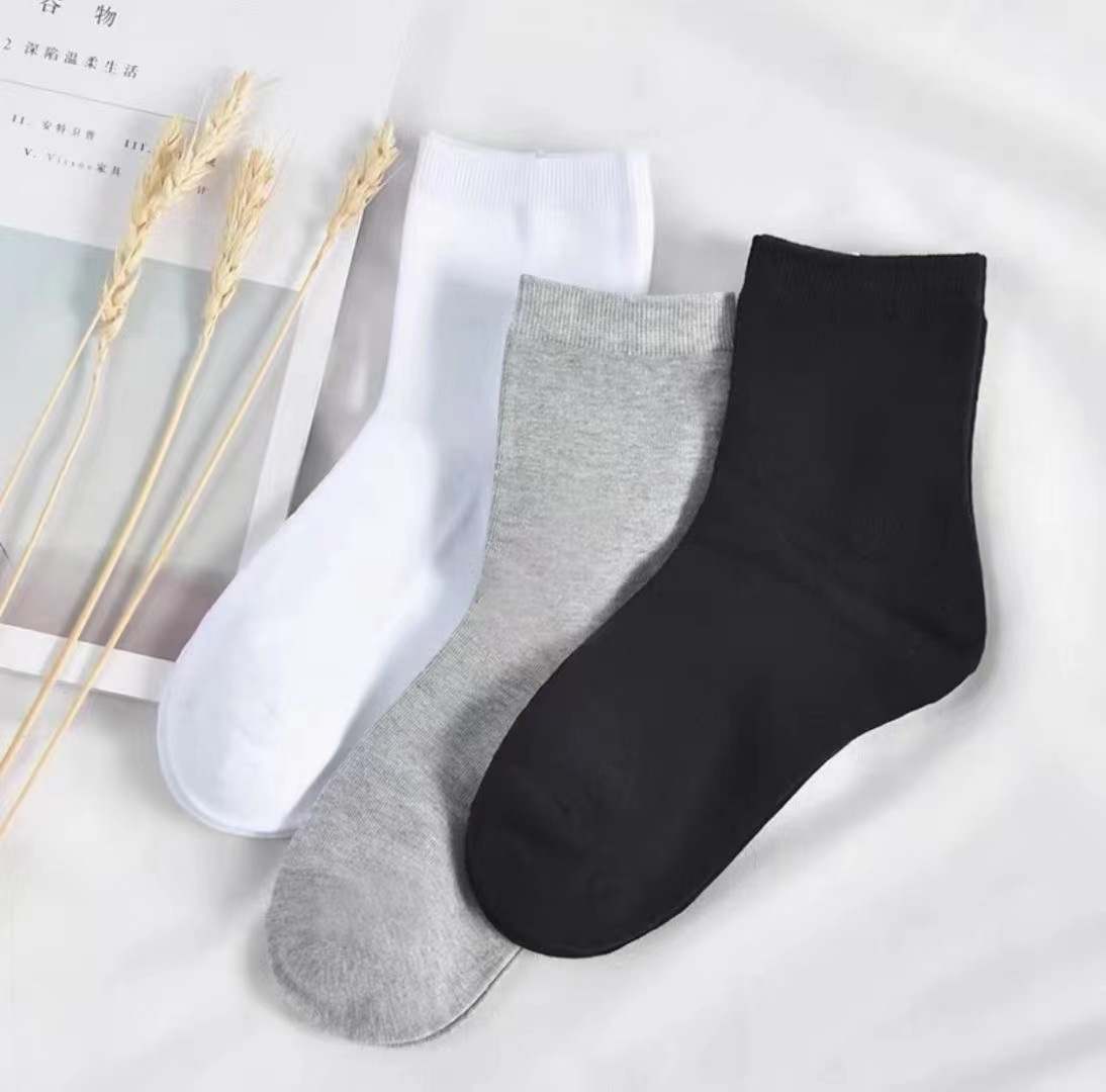 Black, white and gray cheap socks mid-calf sweat-absorbent solid color business men's socks foot bath cotton mid-calf socks stall disposable socks