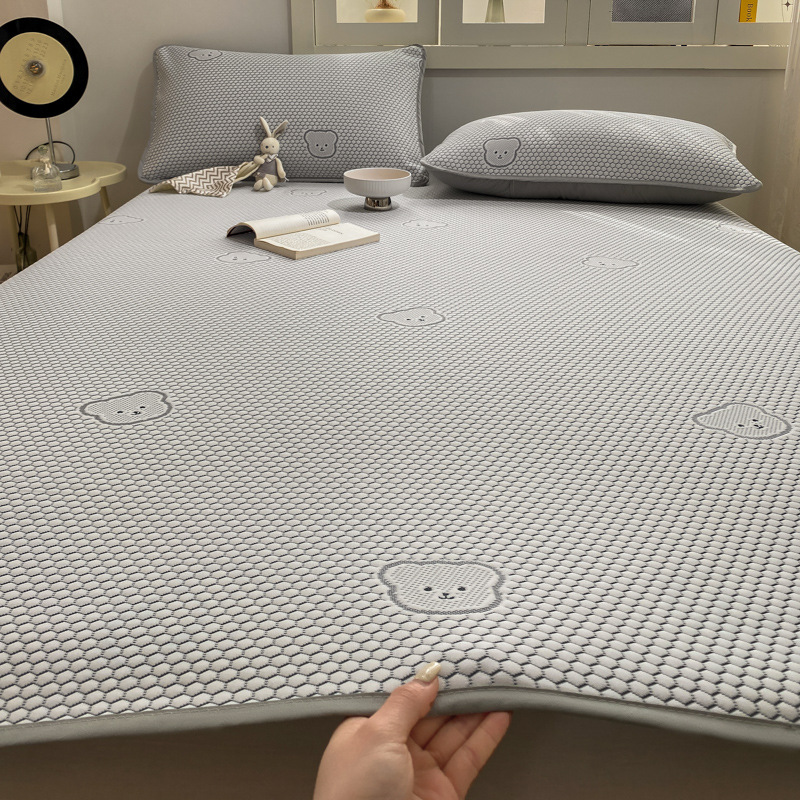 Picture of Cool Ice bean summer mat three-piece bed cover summer air conditioning soft mat student dormitory single mat machine washable