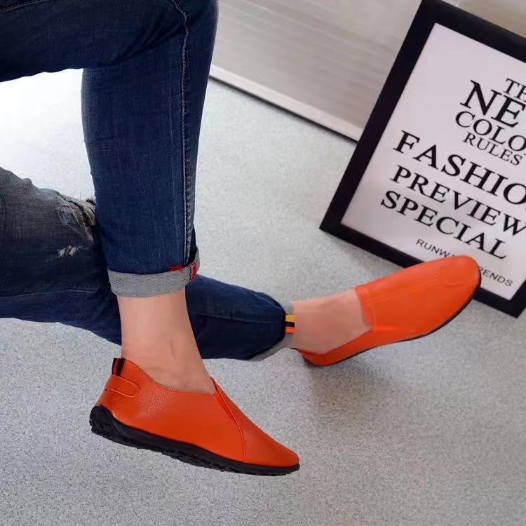 Picture of New Men's Shoes Men's Casual Leather Shoes Spring and Summer Soft Bottom Bean Shoes British Fashion Dad Shoes Driving Lazy Shoes