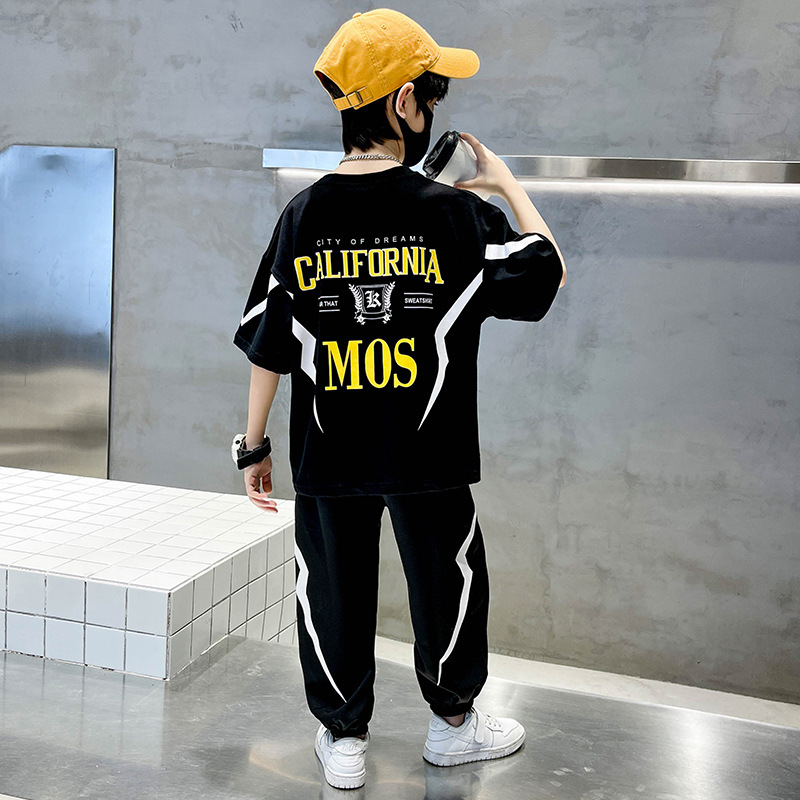 Boys' Summer suit 2024 New Children's Handsome Cyber Celebrity Fried Street Summer Dress Large Children's Short-sleeved Trousers Two-piece Set