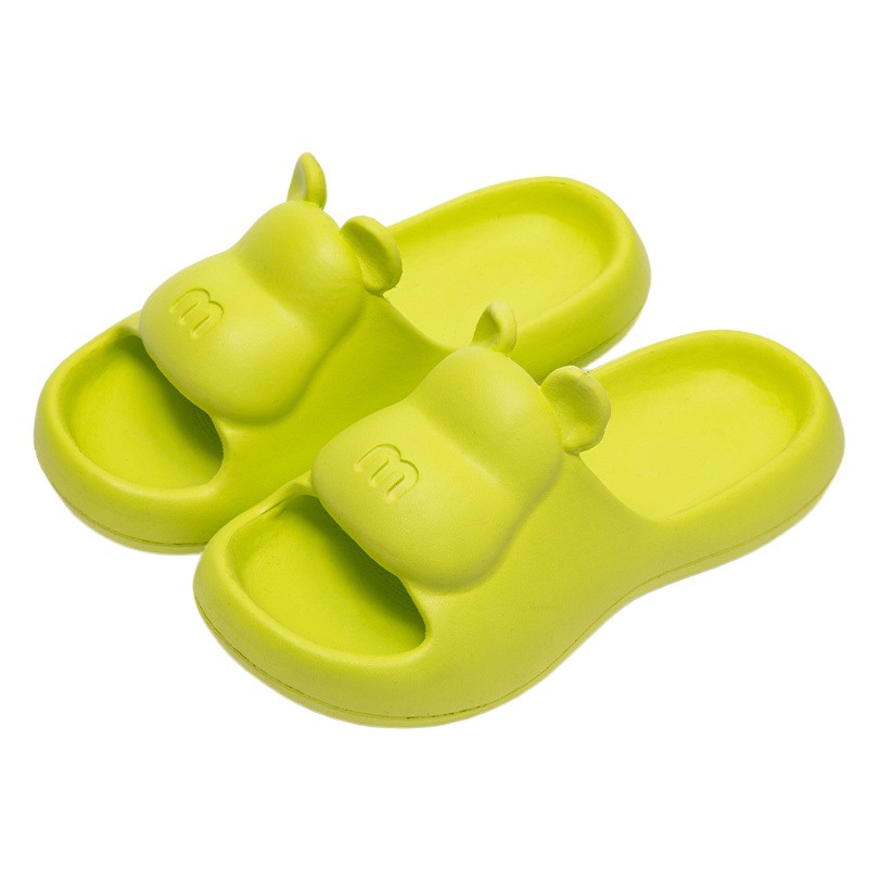 Shock-Absorbing and Wear-Resistant Eva Slippers with a Thick Sole, Suitable for Outdoor Wear, Featuring a Bear Design and Non-Slip Feature, Ideal for Home Use
