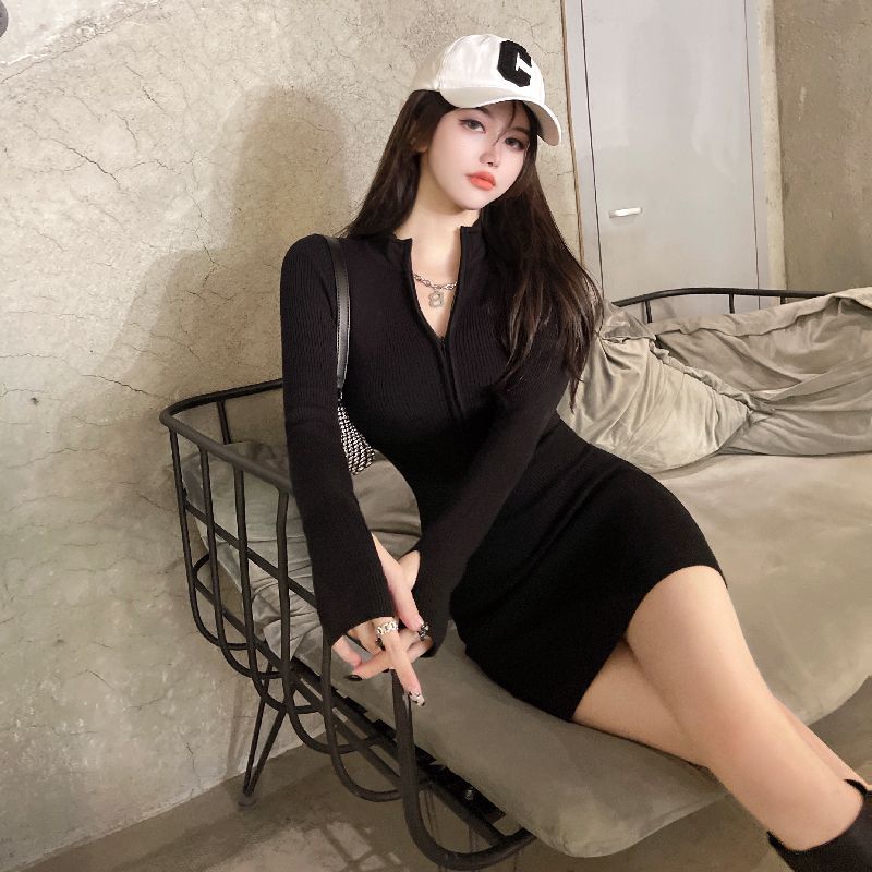 Select pure desire hot girl skirt female autumn and winter royal sister slim black V-neck with hip covering bottom dress