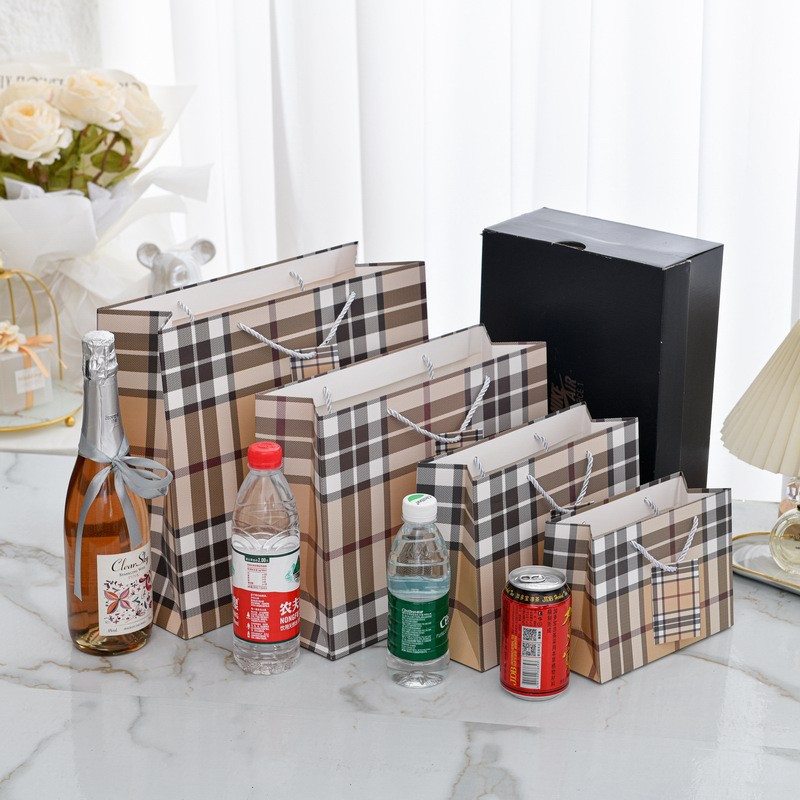Picture of New horizontal plate thickened gift bag business fashion gift hand-held paper bag stationery jewelry store clothing packaging bag