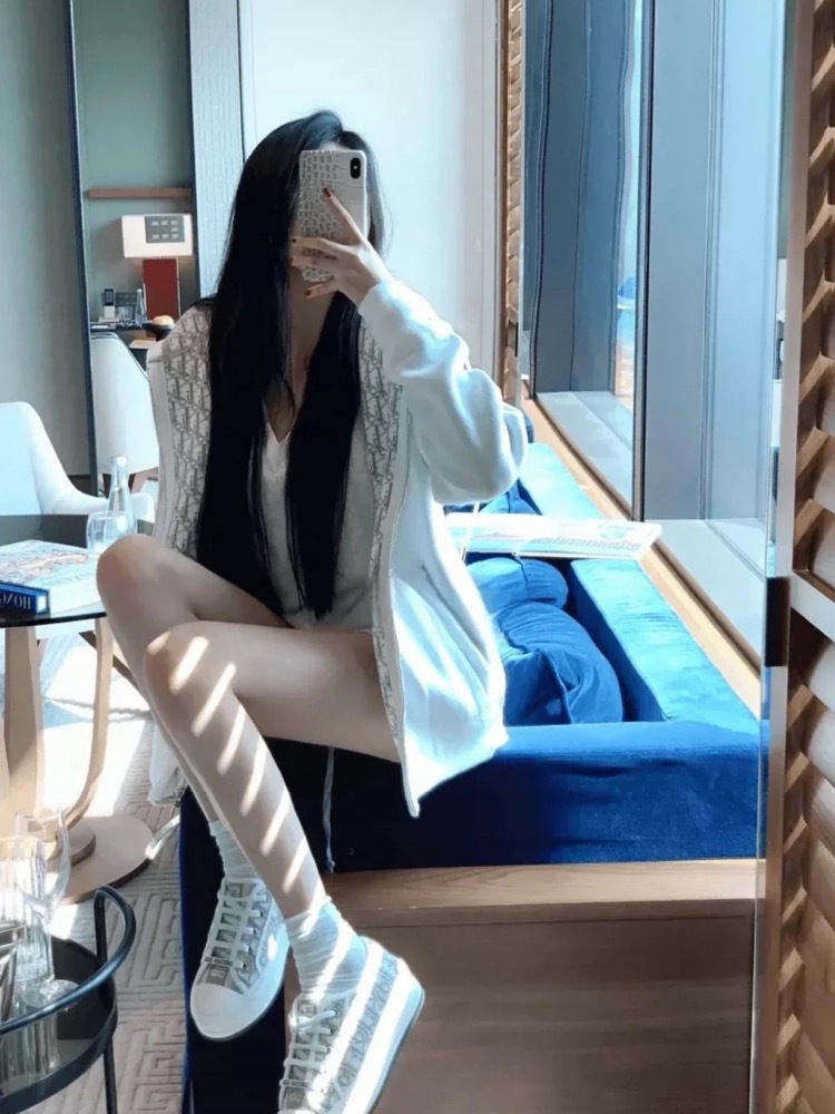 Early autumn new white hooded sweatshirt for women, classic monogram zipper knit cardigan, loose top for women