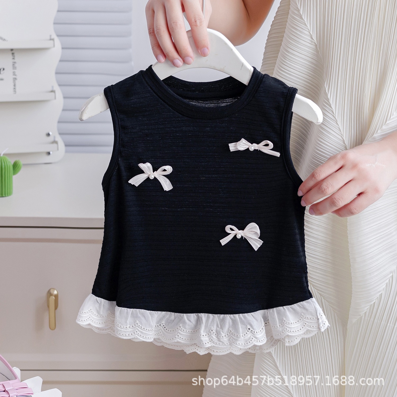 Picture of Girls Summer Fashion Bow Top Baby New Sweet Casual Vest Kidsren's Versatile Sleeveless T-Shirt Cotton