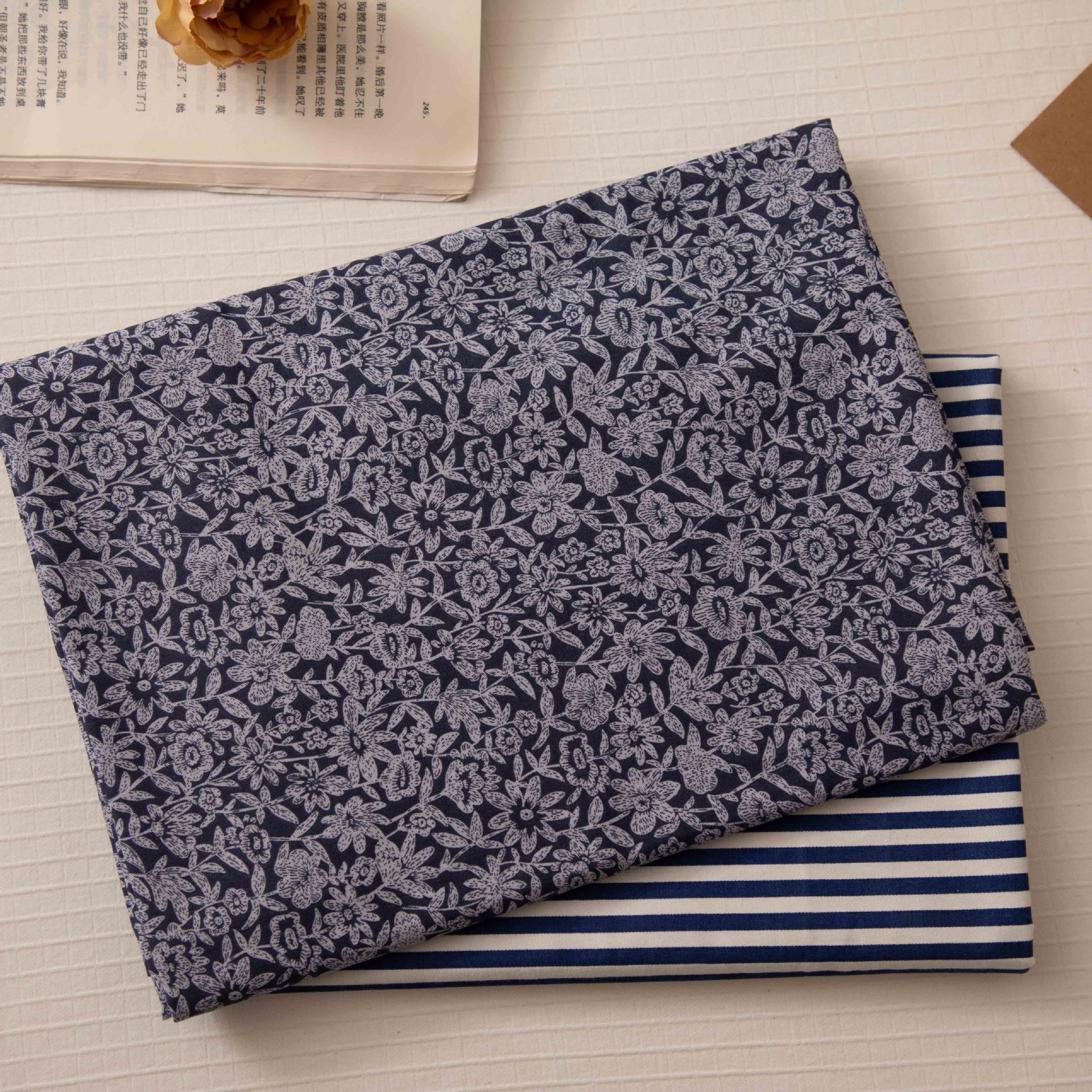 Wholesale Supply of 133*72 Twill Printed Fabric, Small Flower 40 Count Cotton Fabric, 1.6m Width