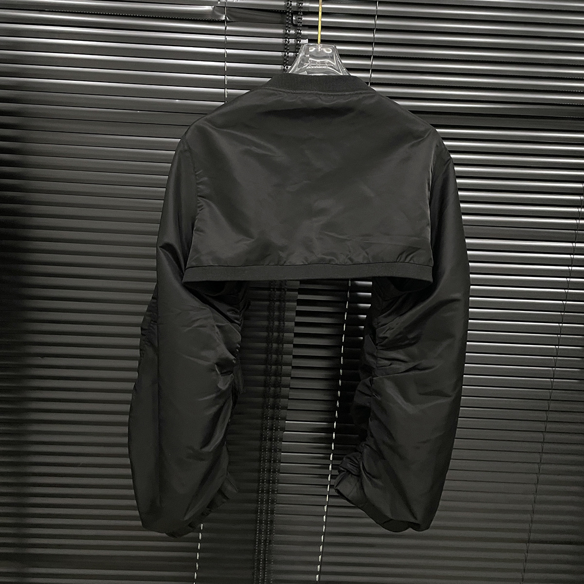 Picture of Autumn 2024 New Niche Design Black Women's Belt Flying Motorcycle Short Jacket