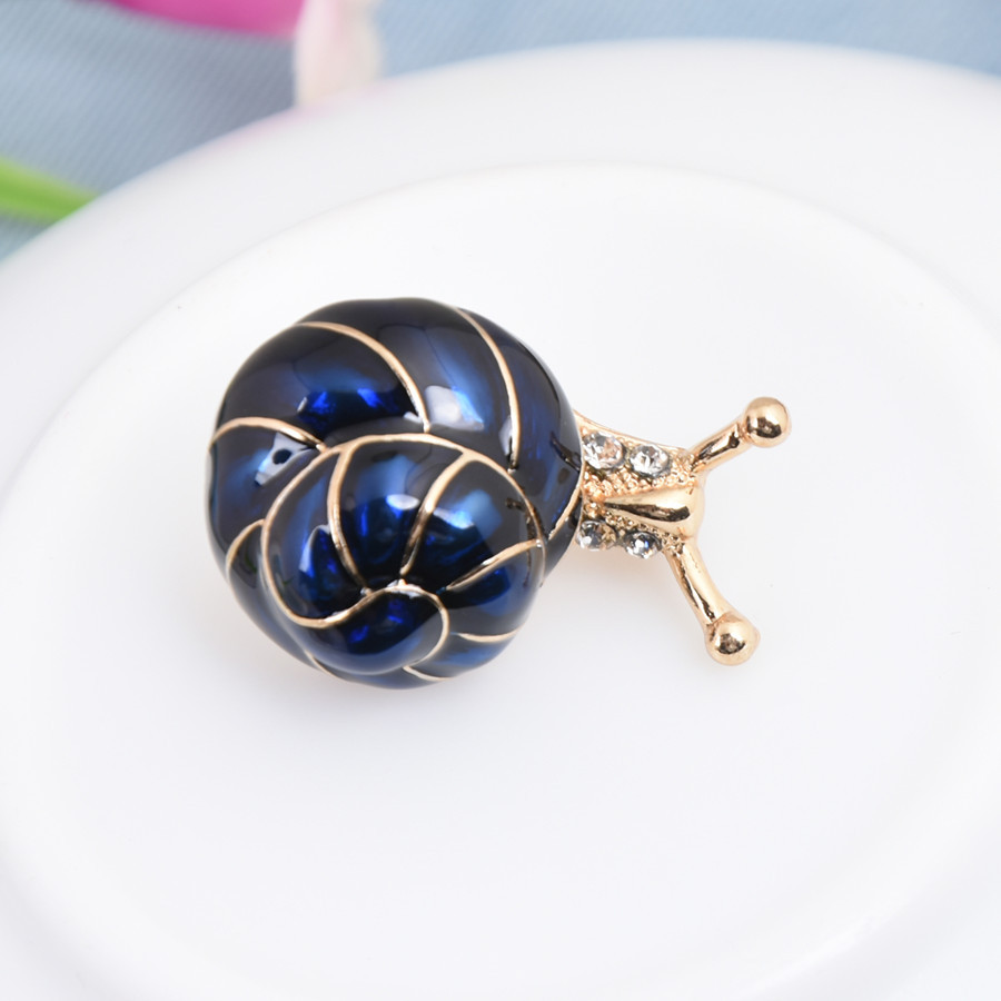 Picture of Simple and Fresh Marine Girl's Small Snail Conch Oil Drop Brooch Couple's Brooch Hat Decorative Anti-Light Buckle
