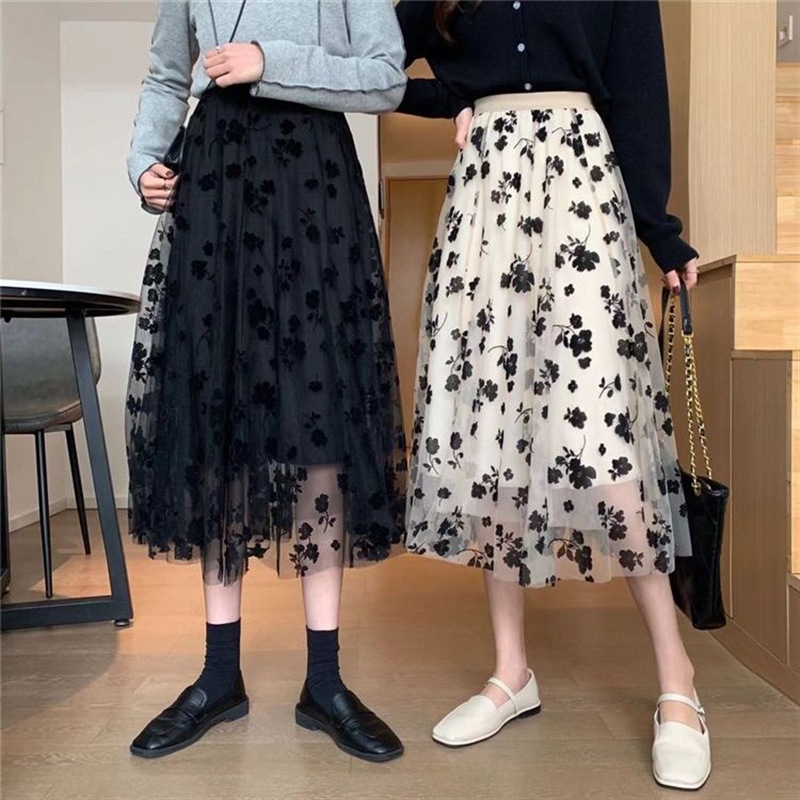 Floral Flocking Skirt Women's 2023 New High Waist Slimming Black Midi Mesh Skirt with Draped Elegant Women