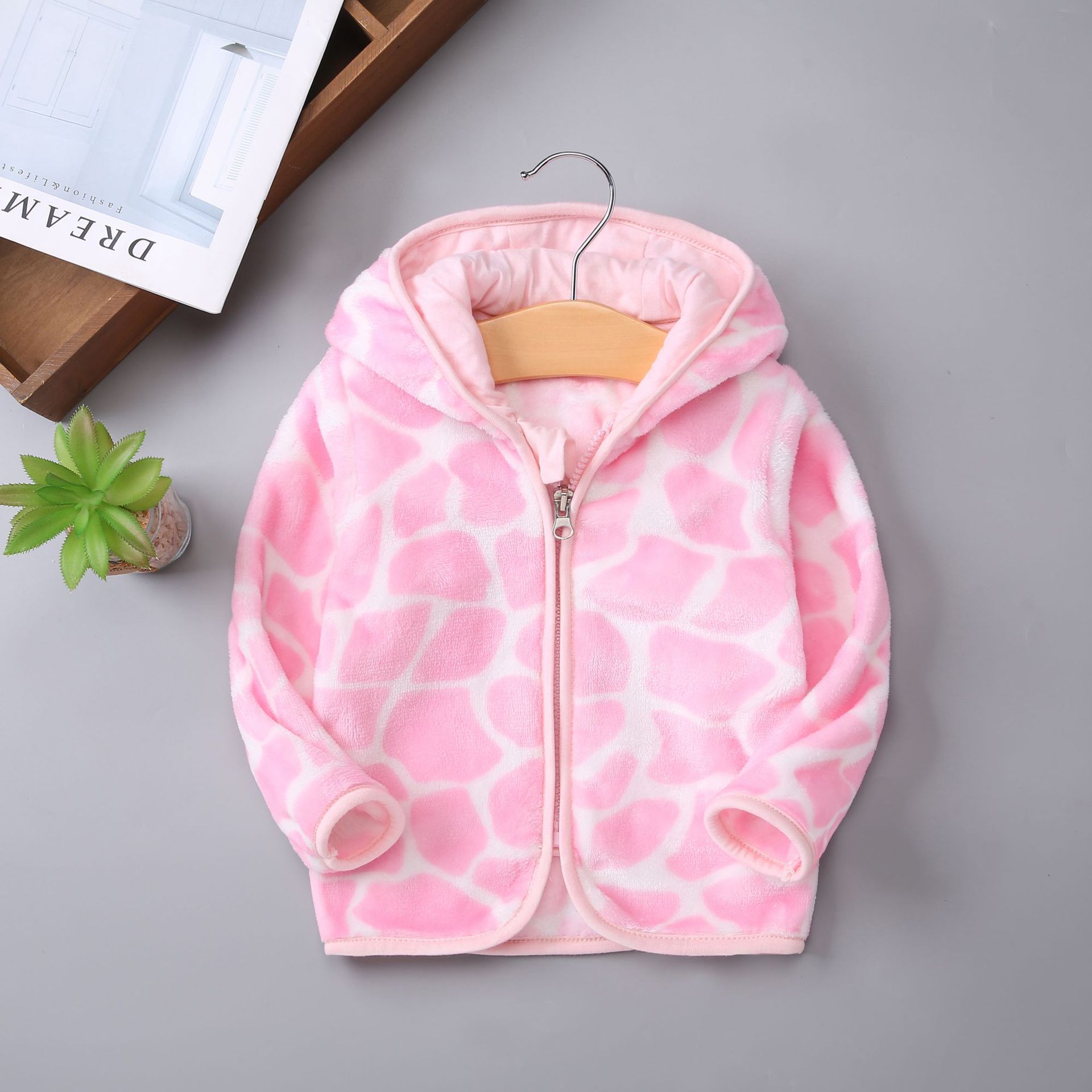 Picture of Girls' Coat Spring Autumn and Winter Children's Baby fleece-lined Thickened Boys' Plush Baby Coat Western Style Warm Top